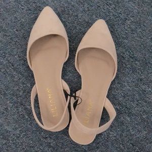 Liliana pointed flat new with box size 7